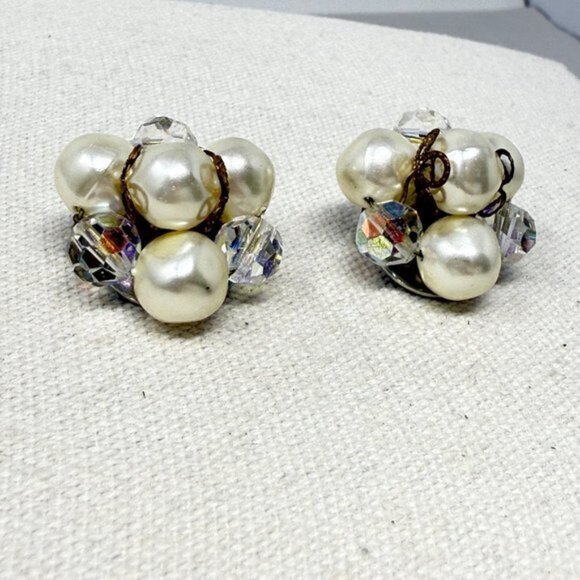 Vintage Bead Cluster Earrings Faux Pearls Crystals‎ Clip-On Retro Classic - Picture 2 of 7